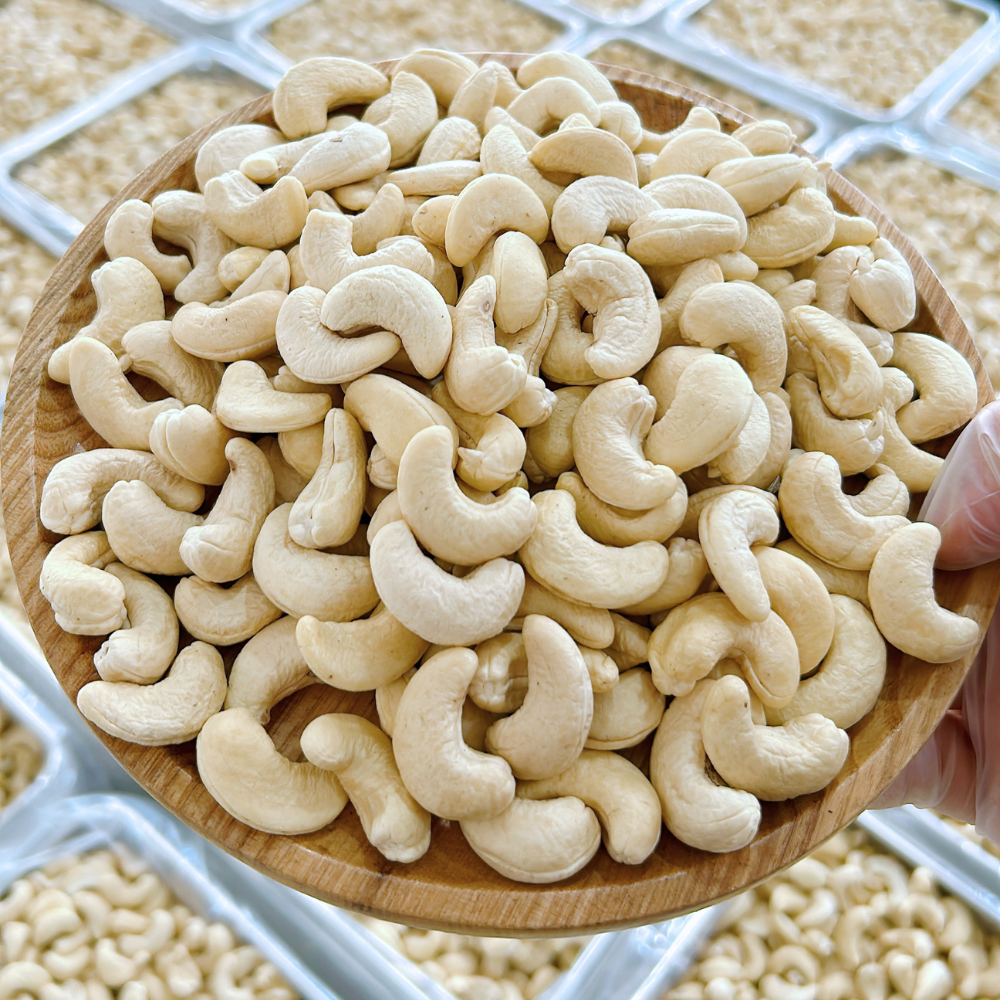 Hạt điều nhân trắng WW240